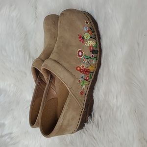 Dansko Embroidered Comfort Clog Brown Leather Women Size 38